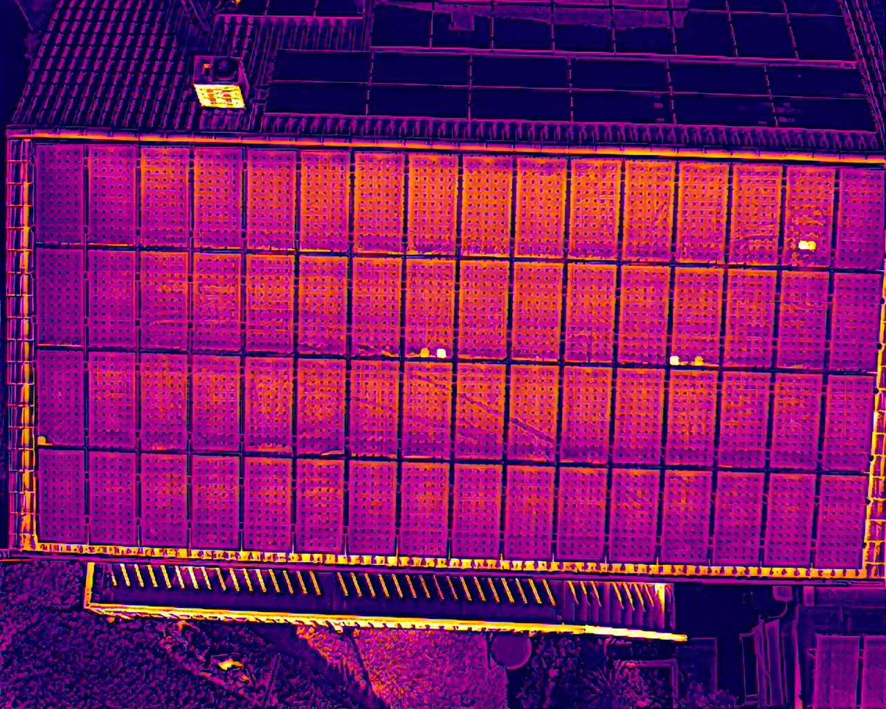 Thermografie-Aufnahme mit Hotspots